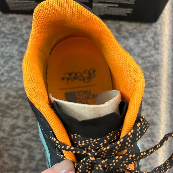 Preloved TNF Vectiv X sneakers - Picture 7 of 16